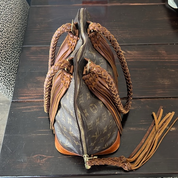 Louis Vuitton Alma to add to your collection - Picture 2 of 7